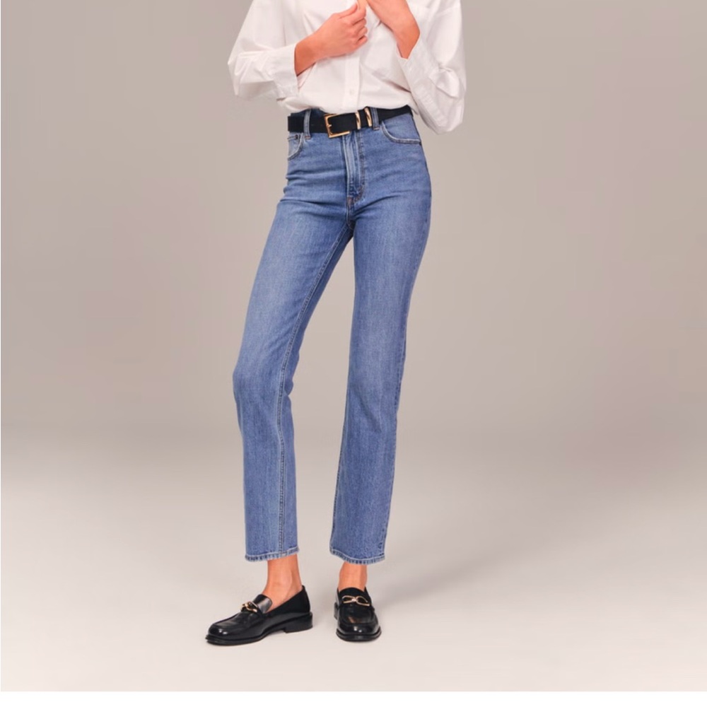 Abercrombie Ultra High Rise Ankle Straight Jean